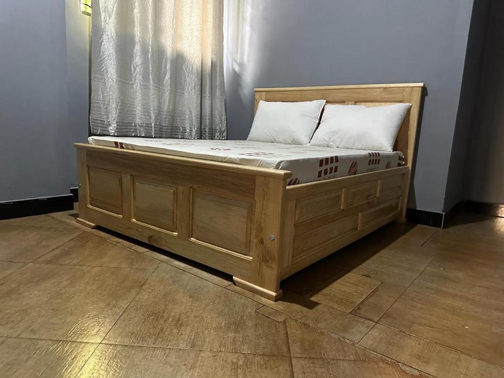 Budget double room bed